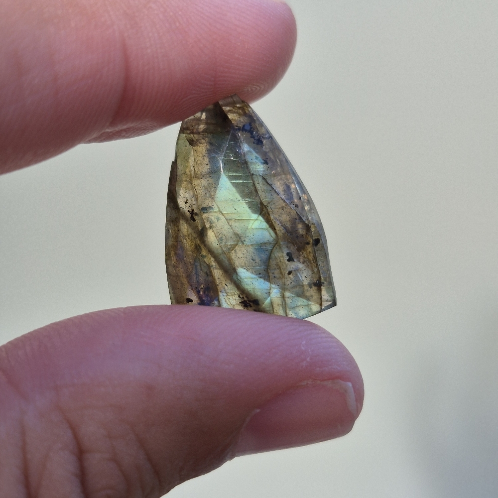 Natural Labradorite - Picture 7 of 11